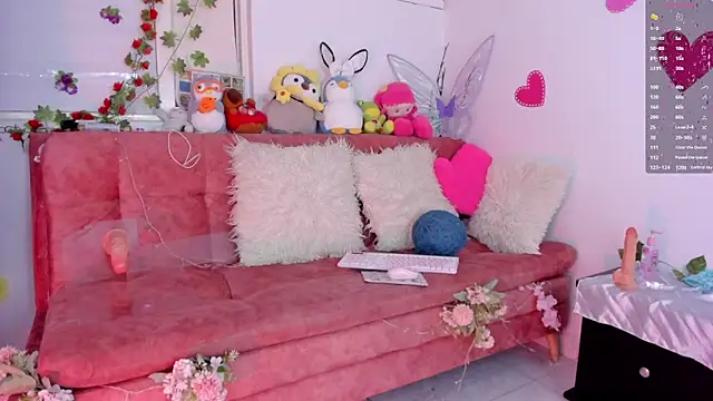 Snapshot of SophieLAmour chatting on October 10, 2025, 2:10 am SophieLAmour online show from October 10, 2025, 2:10 am