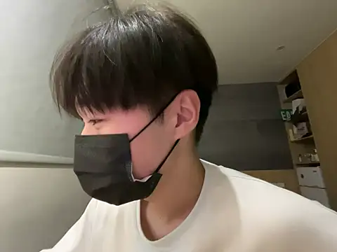 Yo155 online show from October 2, 2025, 4:58 pm