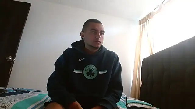 Snapshot of Carlandelli1 chatting on October 14, 2025, 12:50 pm Carlandelli1 online show from October 14, 2025, 12:50 pm