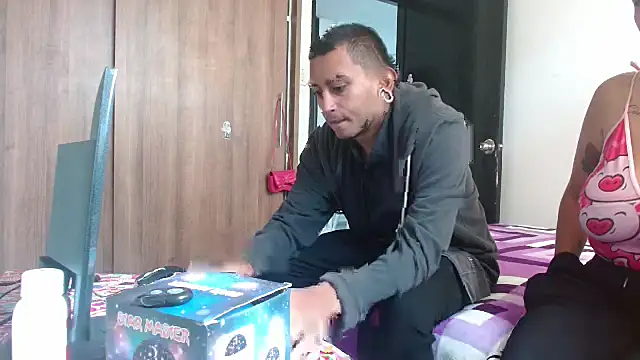 Snapshot of Carlandelli1 chatting on October 22, 2025, 1:33 pm Carlandelli1 online show from October 22, 2025, 1:33 pm