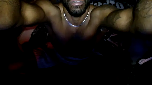 214KingLonggg online show from May 6, 2026, 4:08 am