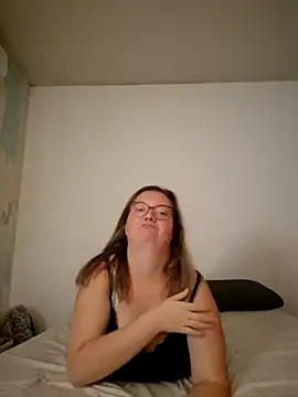 nymphomaniesexy online show from September 21, 2025, 7:26 pm