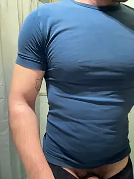 giovan2020 online show from February 9, 2026, 4:33 pm