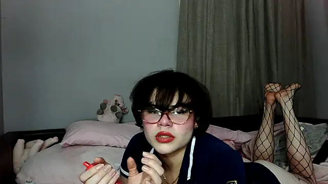 LunaMilav online show from September 26, 2025, 12:58 am