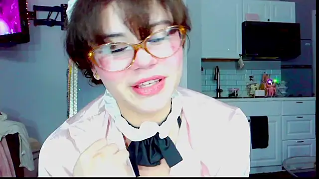 LunaMilav online show from September 27, 2025, 2:27 am