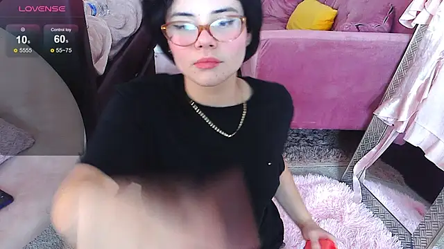 LunaMilav online show from October 28, 2025, 12:03 am