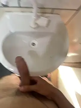 Snapshot of ooMiguel17CM chatting on February 26, 2026, 5:34 pm ooMiguel17CM online show from February 26, 2026, 5:34 pm