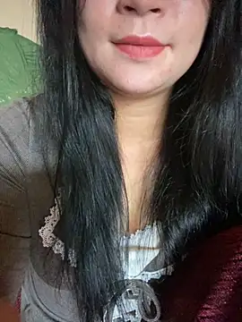 violet-00 online show from September 26, 2025, 2:04 am