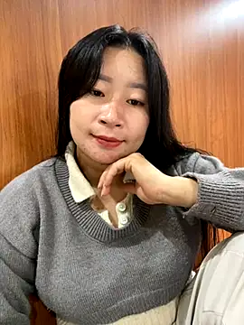 violet-00 online show from October 12, 2025, 1:15 am