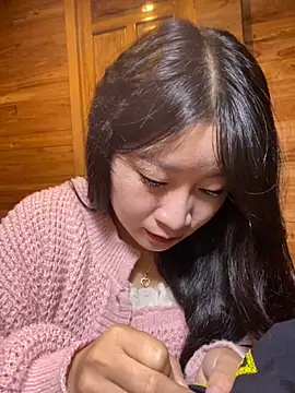 violet-00 online show from November 13, 2025, 12:53 am