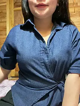 Snapshot of violet-00 chatting on May 2, 2026, 2:38 am violet-00 online show from May 2, 2026, 2:38 am