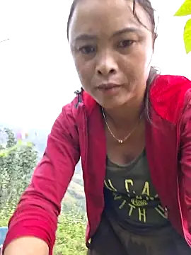 Snapshot of xuxulovezz chatting on October 3, 2025, 12:51 am xuxulovezz online show from October 3, 2025, 12:51 am