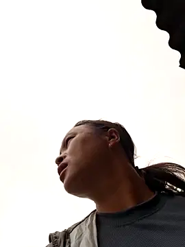 Snapshot of xuxulovezz chatting on October 9, 2025, 12:19 am xuxulovezz online show from October 9, 2025, 12:19 am