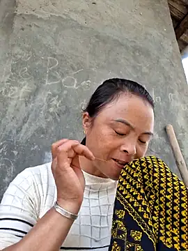 Snapshot of xuxulovezz chatting on October 13, 2025, 2:55 am xuxulovezz online show from October 13, 2025, 2:55 am