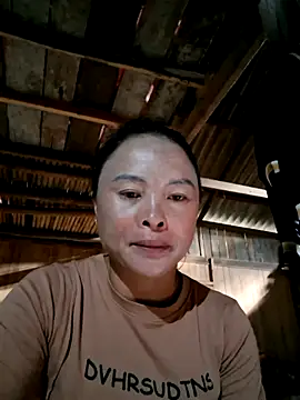 Snapshot of xuxulovezz chatting on October 15, 2025, 12:22 am xuxulovezz online show from October 15, 2025, 12:22 am