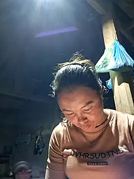 Snapshot of xuxulovezz chatting on October 15, 2025, 12:27 pm xuxulovezz online show from October 15, 2025, 12:27 pm