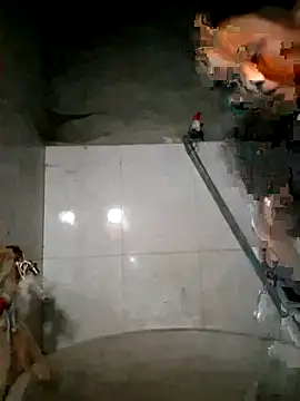 Snapshot of xuxulovezz chatting on October 21, 2025, 11:33 am xuxulovezz online show from October 21, 2025, 11:33 am