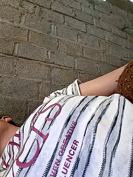 xuxulovezz online show from March 1, 2026, 5:20 am