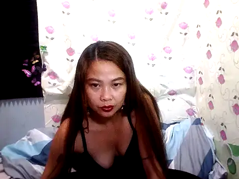 SweetRosie2025 online show from October 18, 2025, 5:43 am