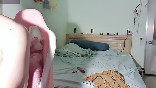 Snapshot of helen-my chatting on September 28, 2025, 9:14 am helen-my online show from September 28, 2025, 9:14 am