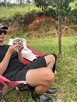 Snapshot of helen-my chatting on October 26, 2025, 8:31 am helen-my online show from October 26, 2025, 8:31 am