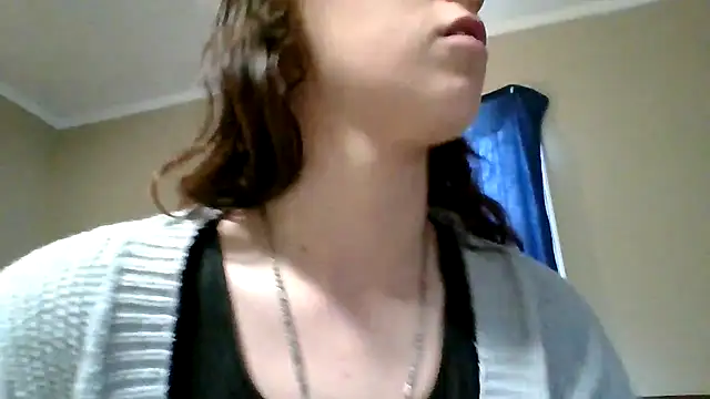 brunettebabexo3 online show from October 27, 2025, 6:01 pm