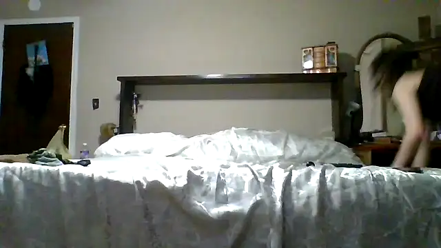 brunettebabexo3 online show from November 26, 2025, 3:18 am