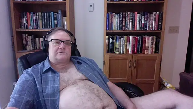 Vinyl22xh online show from May 19, 2026, 6:47 pm