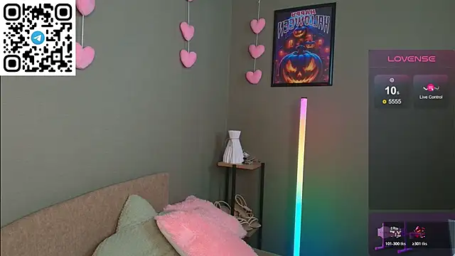 Selena Lune online show from November 6, 2025, 2:34 am