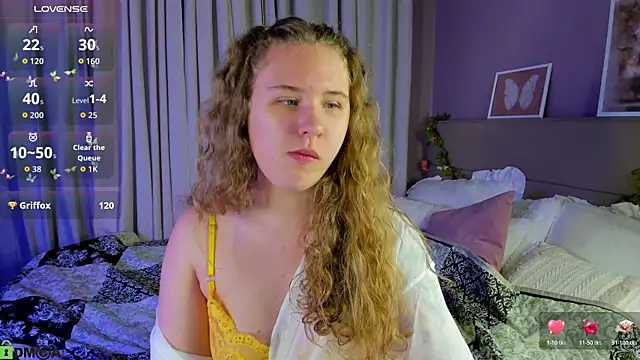 Snapshot of Elsie_Cutties chatting on June 22, 2026, 3:47 am Elsie Cutties online show from June 22, 2026, 3:47 am