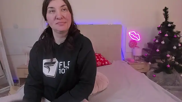 TrishaDarks online show from January 8, 2026, 6:48 am