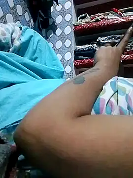 PAYAL HOTTY online show from October 15, 2025, 9:48 pm