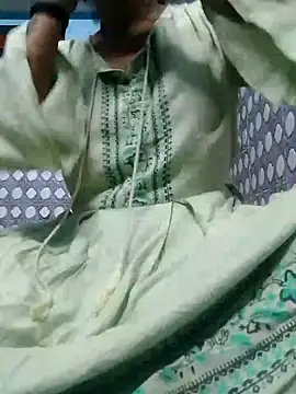 PAYAL HOTTY online show from November 5, 2025, 11:27 pm