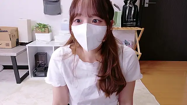 saku sakura  online show from October 6, 2025, 1:08 pm