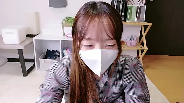 saku sakura  online show from November 3, 2025, 3:41 am