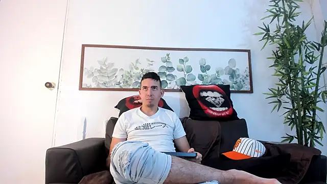 logan smithh01 online show from September 22, 2025, 1:35 pm