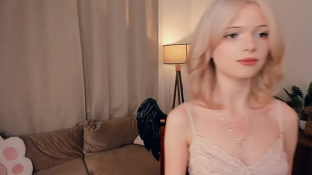 LaureMestler online show from February 19, 2026, 9:16 am