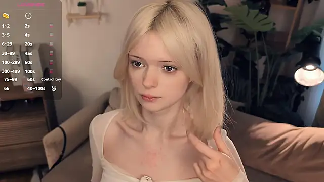 LaureMestler online show from April 14, 2026, 8:09 am