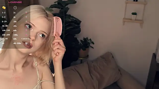 LaureMestler online show from April 15, 2026, 9:27 am