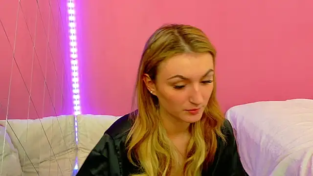 Anaayss  online show from November 27, 2025, 6:04 am