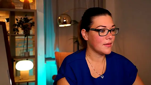 mrs fllowerr online show from October 8, 2025, 4:26 pm