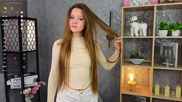 Snapshot of ElenoreReth chatting on December 18, 2025, 2:39 am ElenoreReth online show from December 18, 2025, 2:39 am