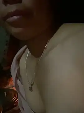 Snapshot of Suki_babyy chatting on October 21, 2025, 11:27 pm Suki babyy online show from October 21, 2025, 11:27 pm