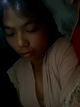 Snapshot of Suki_babyy chatting on November 3, 2025, 12:24 am Suki babyy online show from November 3, 2025, 12:24 am