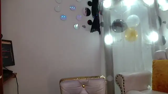 Nina Roser online show from October 21, 2025, 1:01 pm