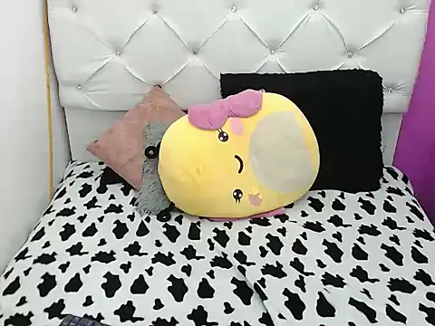 xx-kike-xx online show from September 25, 2025, 5:38 pm