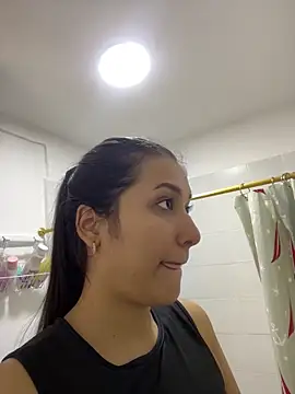 IsabellaJoness  online show from November 6, 2025, 12:28 pm