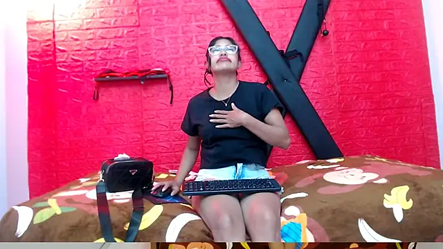 flaca8945 online show from September 24, 2025, 8:01 pm