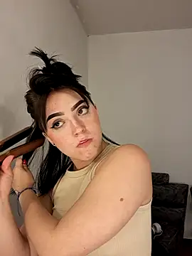 Zafira  online show from November 18, 2025, 4:44 pm