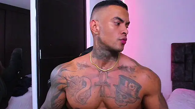 Snapshot of binmontana_ chatting on September 29, 2025, 8:13 pm binmontana online show from September 29, 2025, 8:13 pm